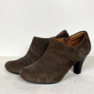 Clarks Artisan Society Gown II Women's 8.5M Brown Suede Leather Zip Heel Booties